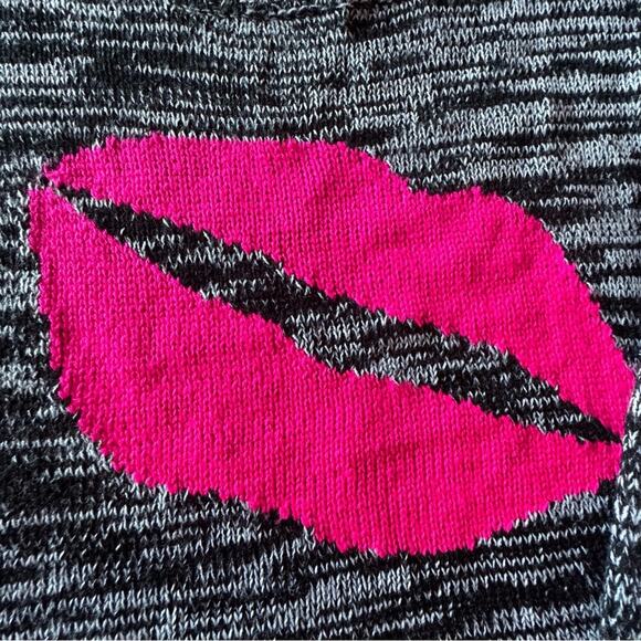 Kiss Pink Lips Knit Sweater By Lei Size Large - Picture 2 of 13